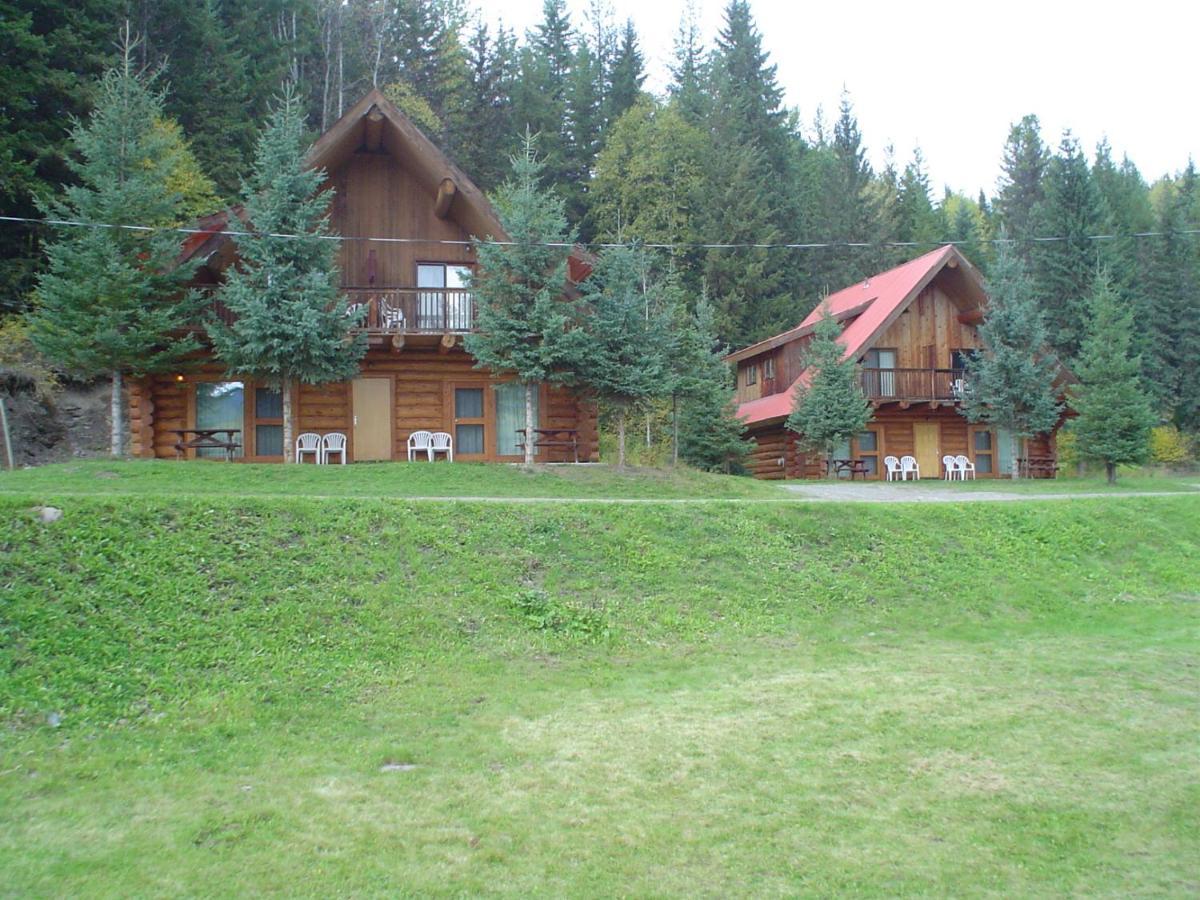 קלירווטר Helmcken Falls Lodge Cabin Rooms And Rv Park מראה חיצוני תמונה