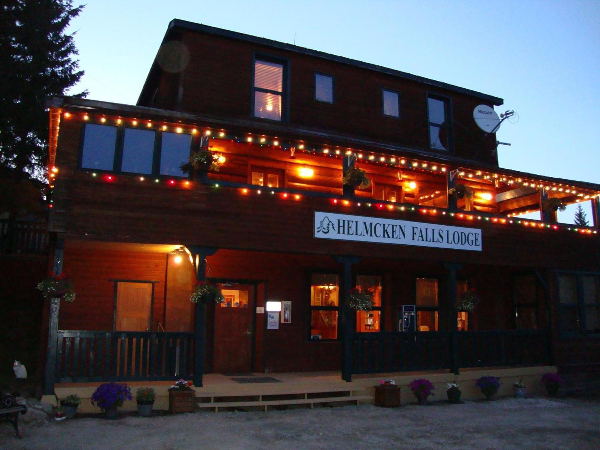 קלירווטר Helmcken Falls Lodge Cabin Rooms And Rv Park מראה חיצוני תמונה