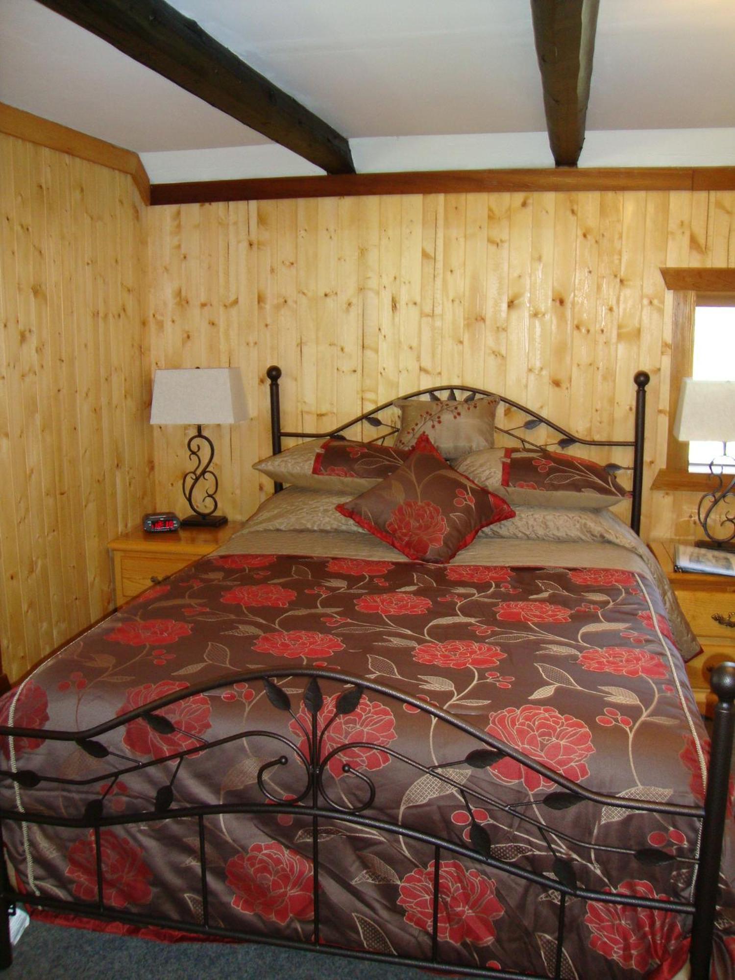 קלירווטר Helmcken Falls Lodge Cabin Rooms And Rv Park מראה חיצוני תמונה