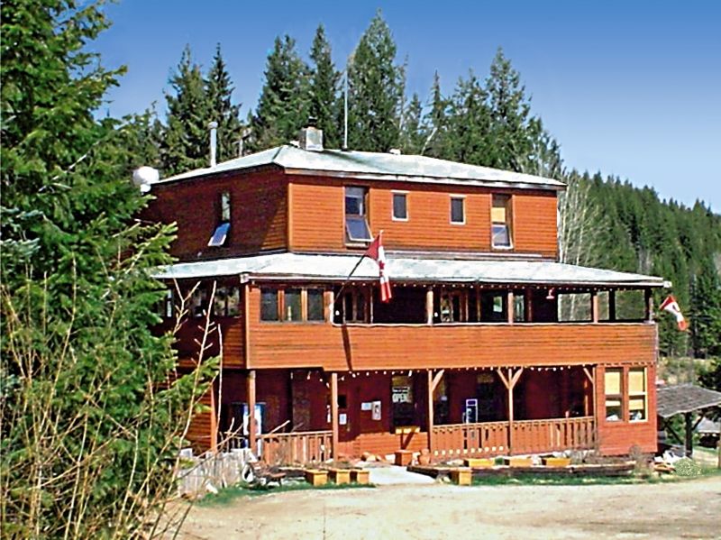 קלירווטר Helmcken Falls Lodge Cabin Rooms And Rv Park מראה חיצוני תמונה